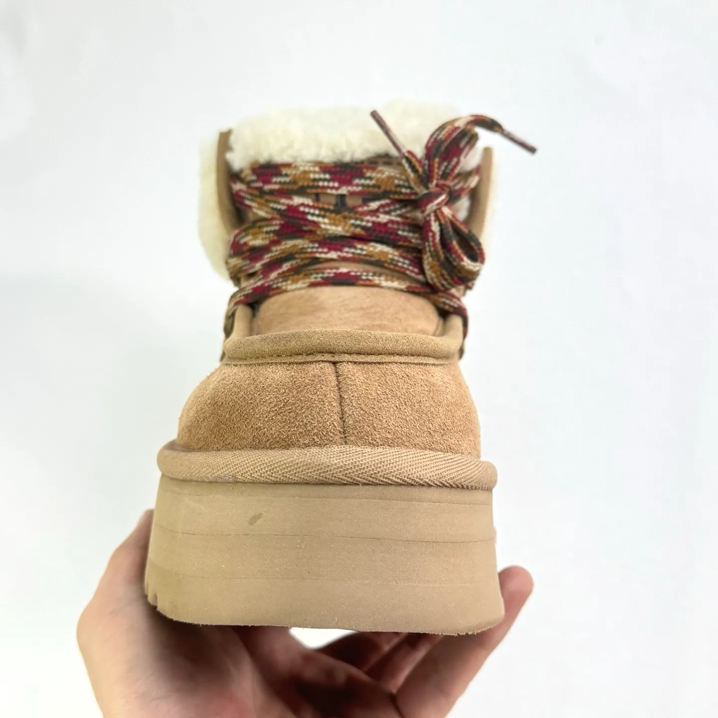 Self-pickup 💰560 Ugg Fukala lace-up boots 3954 The official website's main recommendation. A must-have for Maillard in autumn and winter. Every color matches well. The shape is super positive. The soles are increased by 3.8cm. Perfectly modifying the leg shape. Simple and elegant style. Must be arranged! size：35-40